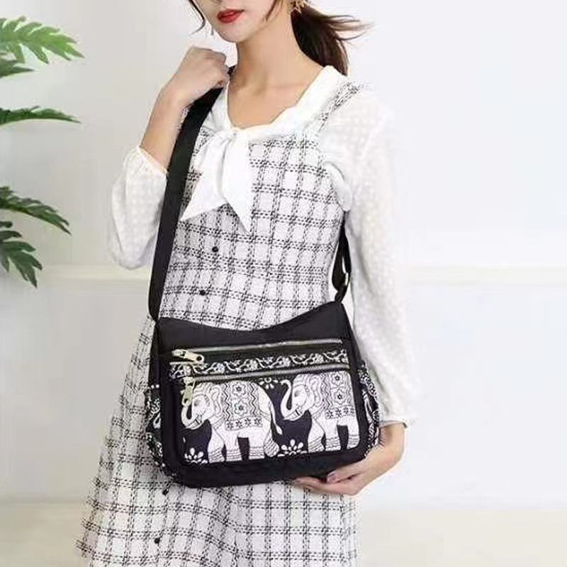 š„HOT SALEš„Large Capacity Fashion Printed Messenger Bag