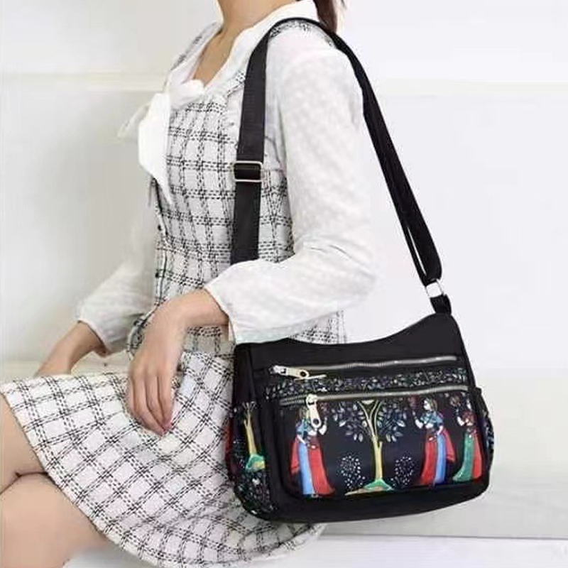 š„HOT SALEš„Large Capacity Fashion Printed Messenger Bag