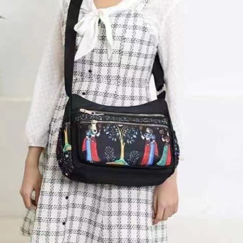 š„HOT SALEš„Large Capacity Fashion Printed Messenger Bag