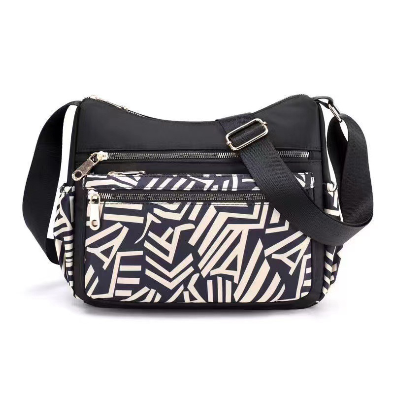 š„HOT SALEš„Large Capacity Fashion Printed Messenger Bag