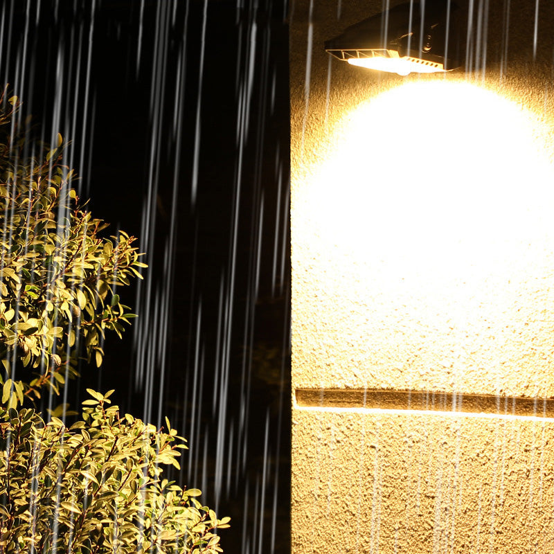 🌿 Solar clip light with motion sensor – 🔥Perfect for gardens, balconies, and patios! 🏡✨